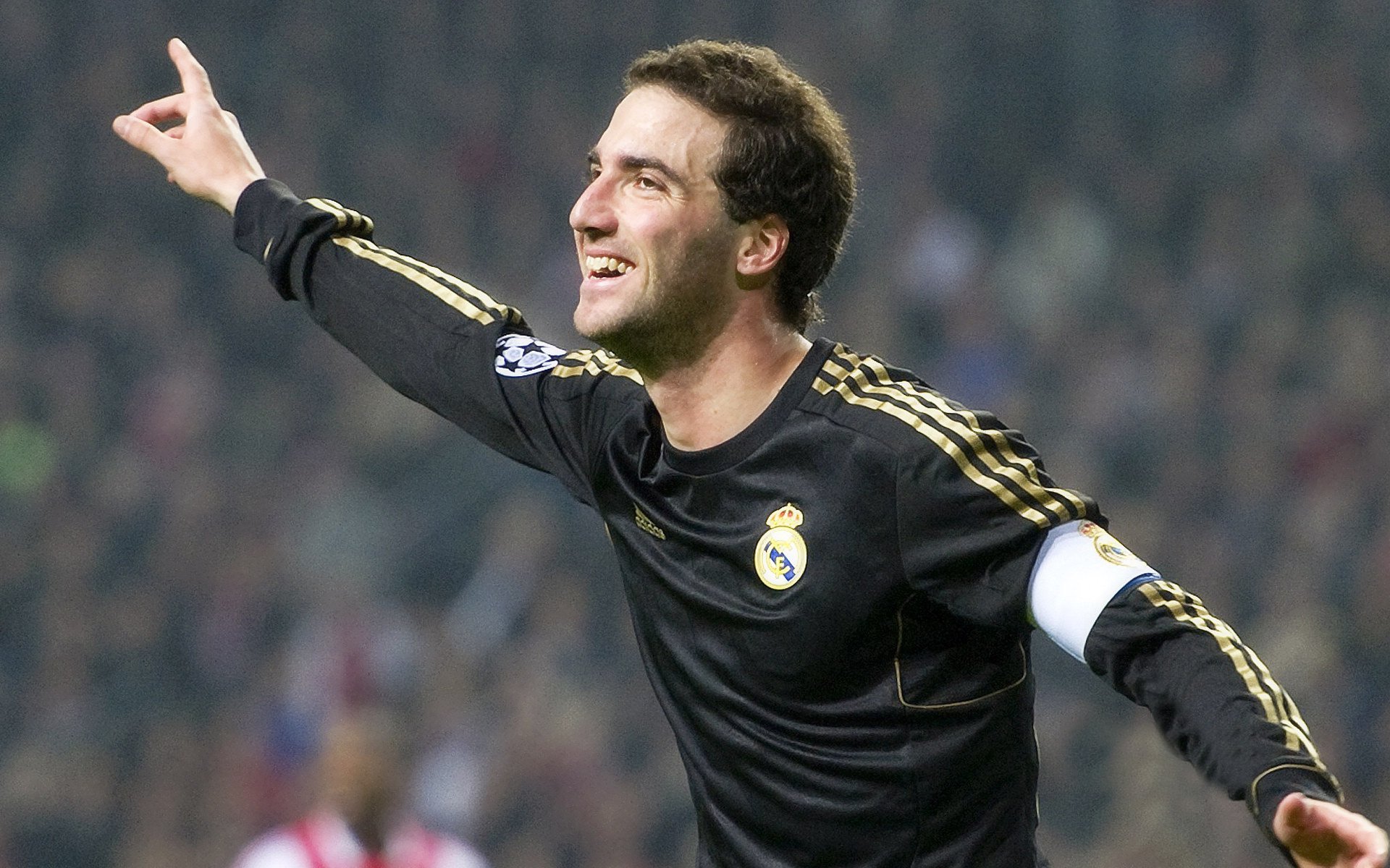 东亚杯国足逆袭 球员技术明显进步，东亚杯国足成绩