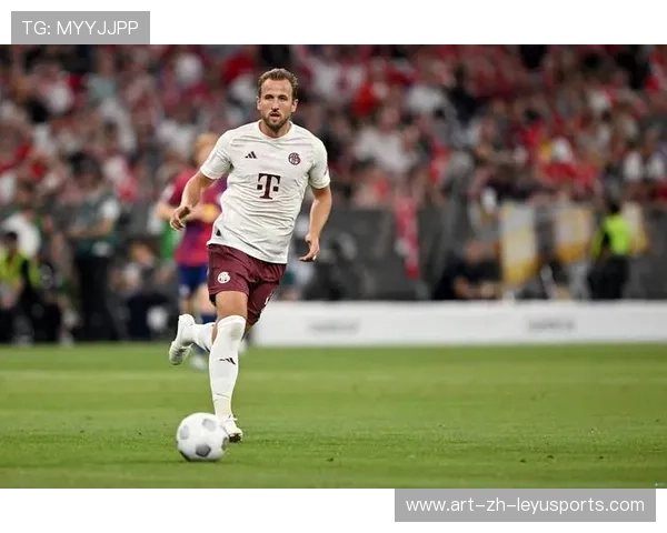 凯恩倒地铲射破门，拜仁前场压迫一波强过一波：高强度对抗背后的训练秘密